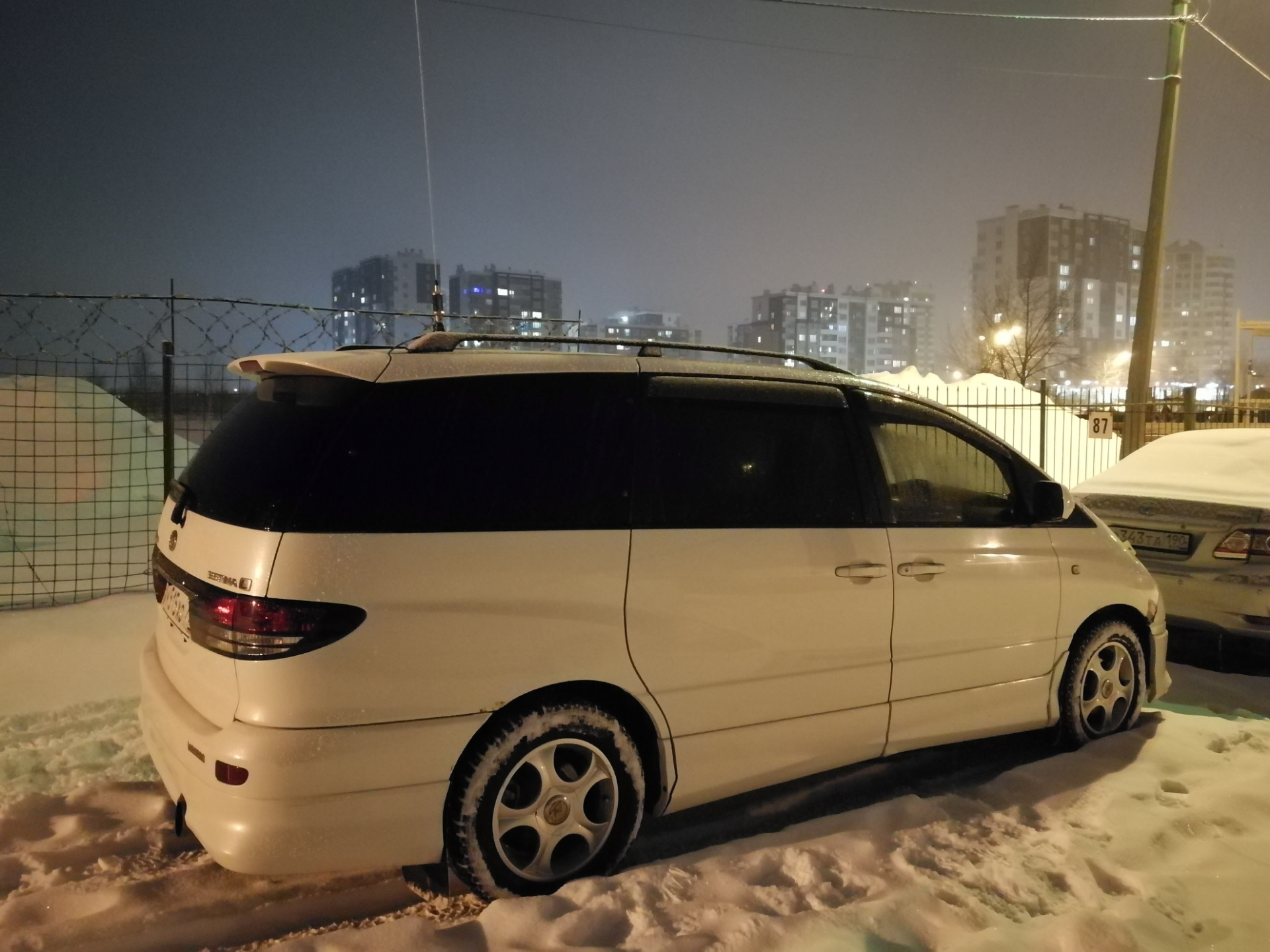 Toyota Estima II