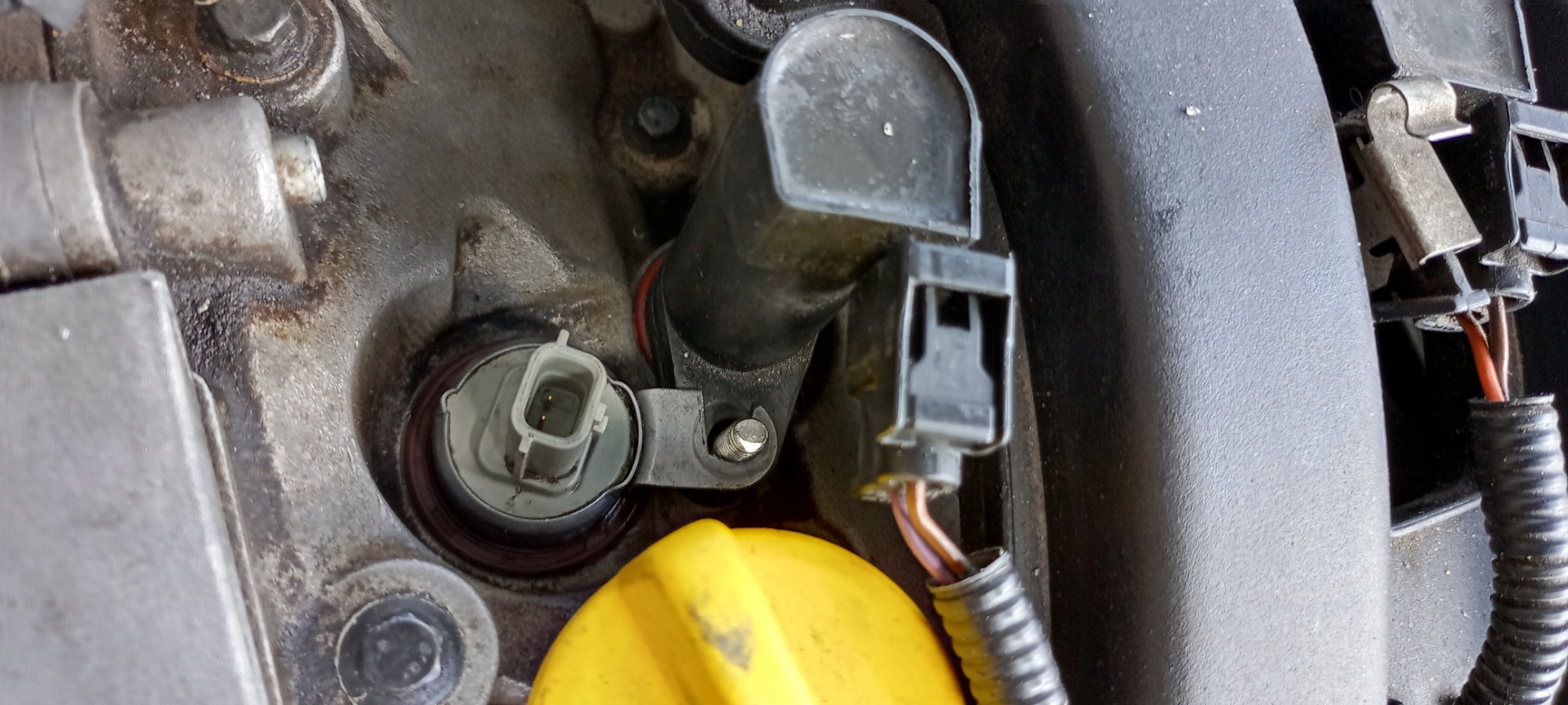 Ремонтные шпильки для катушек вместо болтов — Renault Duster (1G), 2 л ...