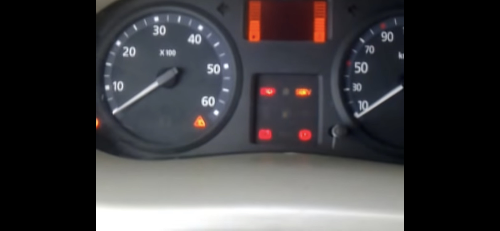 Загорелись лампочки SERV, ABS, AIRBAG, при нажатие на газ загорается ...