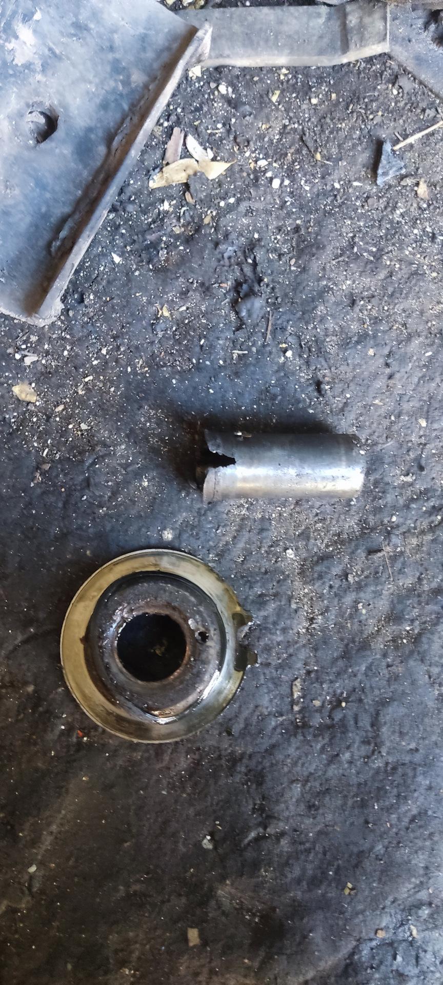 Поломка направляющей выжимного подшипника. — Lada 2103, 1,5 л, 1979 ...