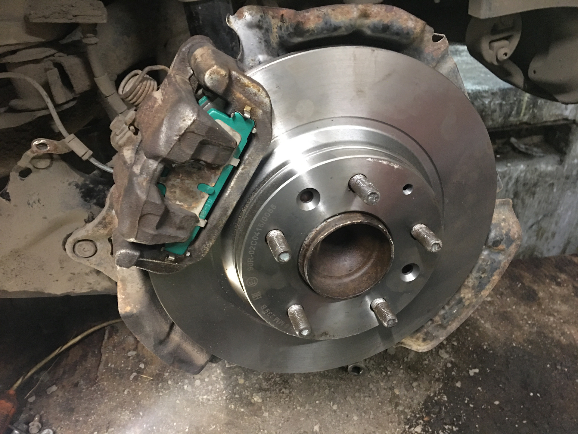 Передний суппорт митсубиси каризма. Febi 23564 тормозной диск 2шт. Тормоза сделанные в эстонии. Drive2 тормозная. Тормозной механизм колеса митсубиси.