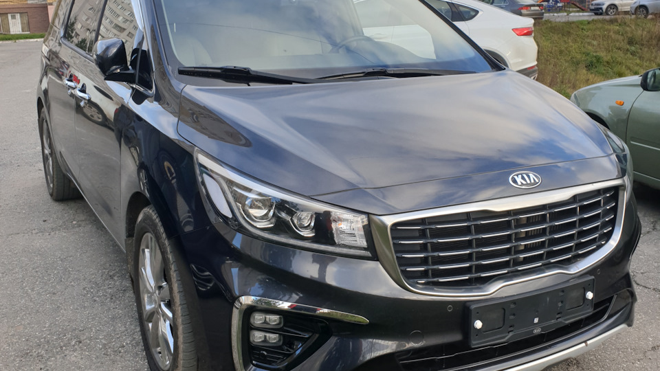 KIA Carnival Корабль