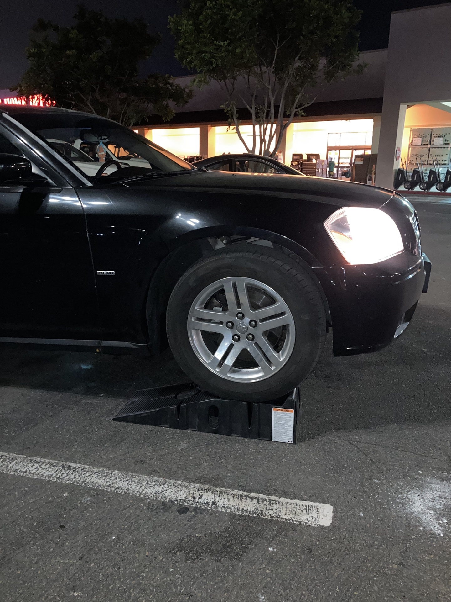  dodge magnum 5 7 2005 