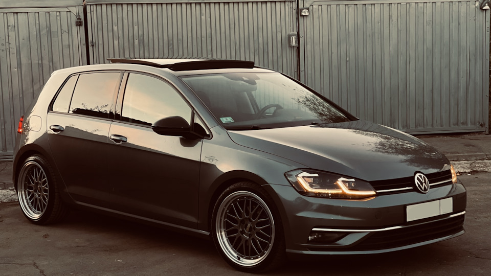 Volkswagen Golf Серый мексиканец