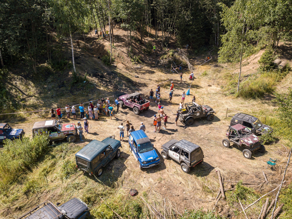 Фиолетовый Хантер на старте. — УАЗ 315195 Hunter