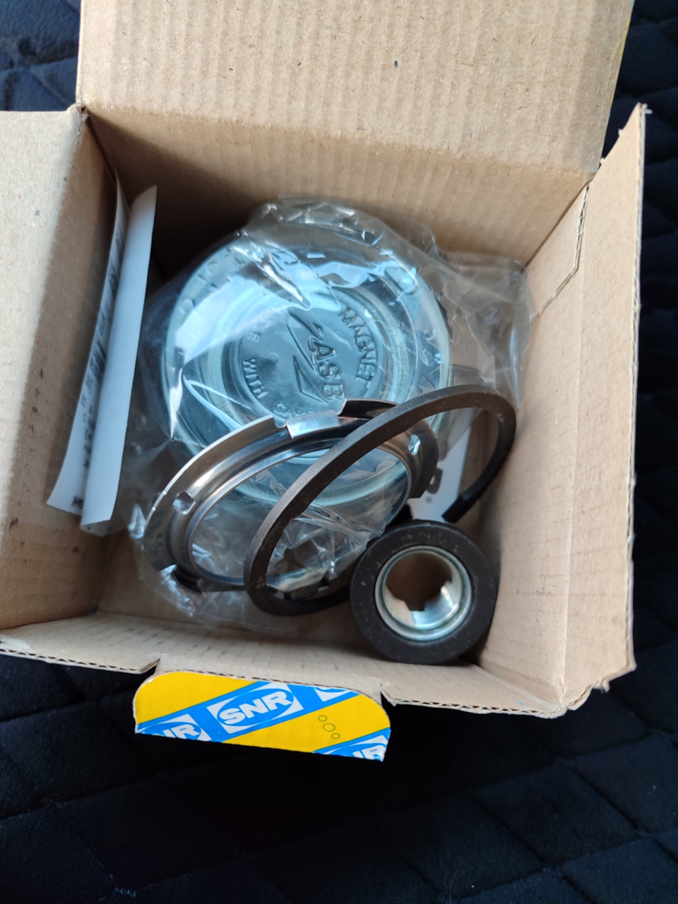 Замена ступичного подшипника и восстановление АБС — Nissan Note (1G), 1 ...