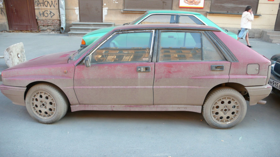 Авто lancia delta integrale