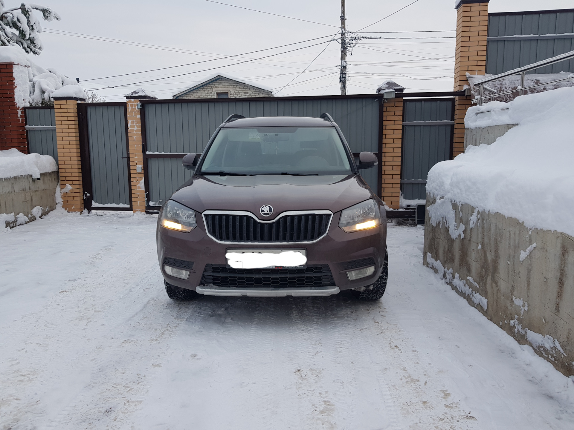 Замена лампы в ДХО - Skoda Yeti, 2 л, 2014 года расходники DRIVE2