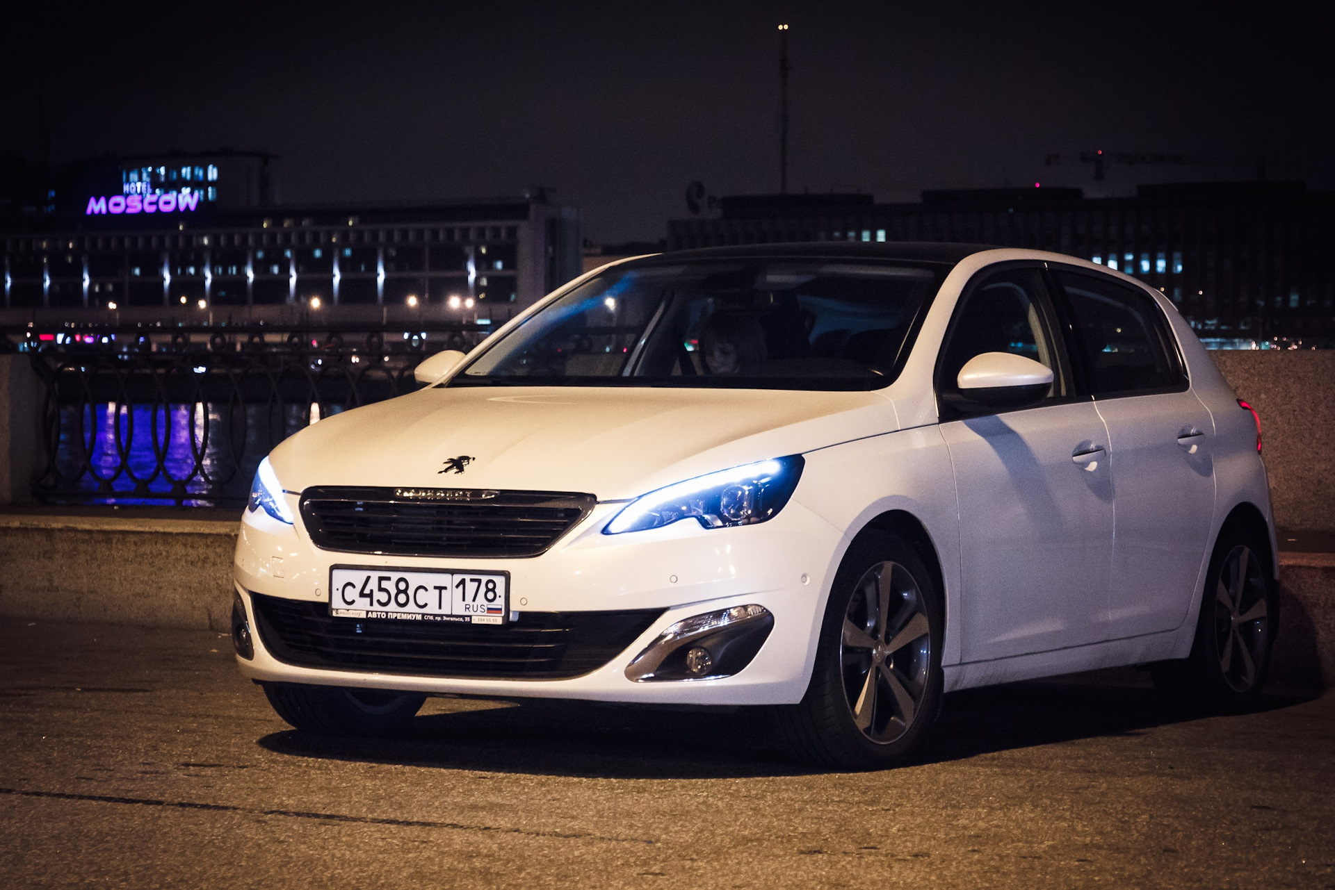 Peugeot 308 t9. Пежо 308 т9 универсал. Пежо 308 2. Пежо 308 g2.