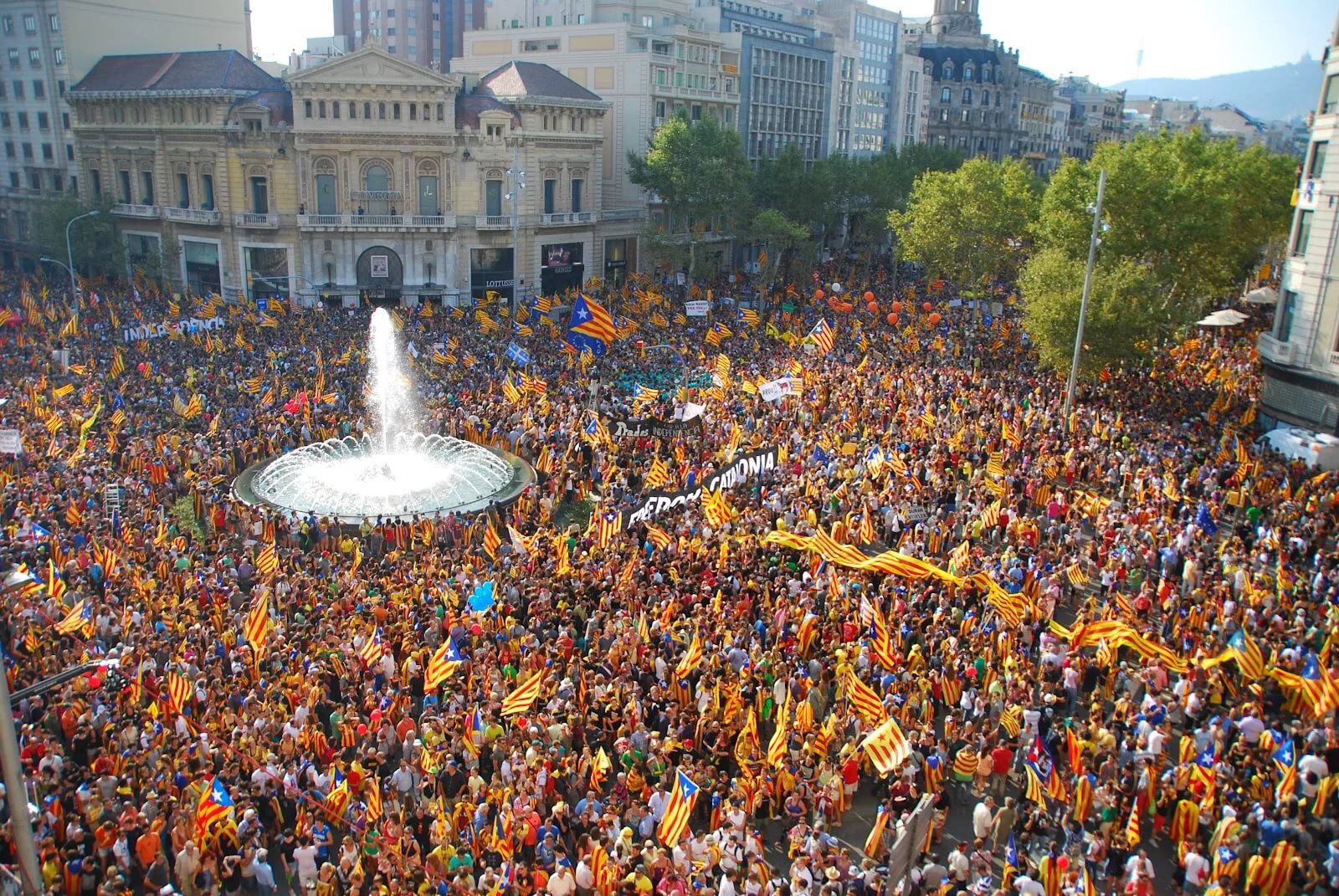Особенности населения испании. Жители Испании. Жители Мадрида. Население Испании. Испания люди.