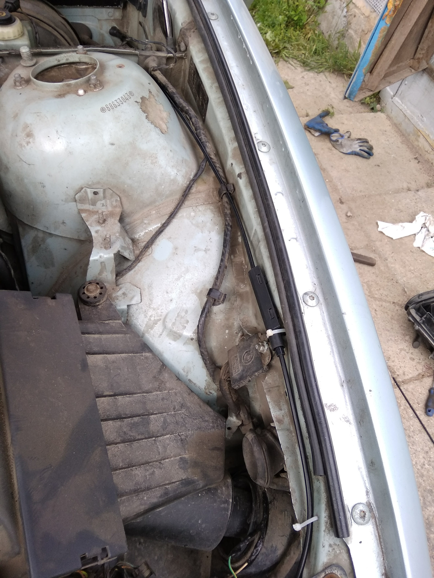 Замена тросов капота бмв е 39 — BMW 5 series (E39), 2,5 л, 1998 года ...
