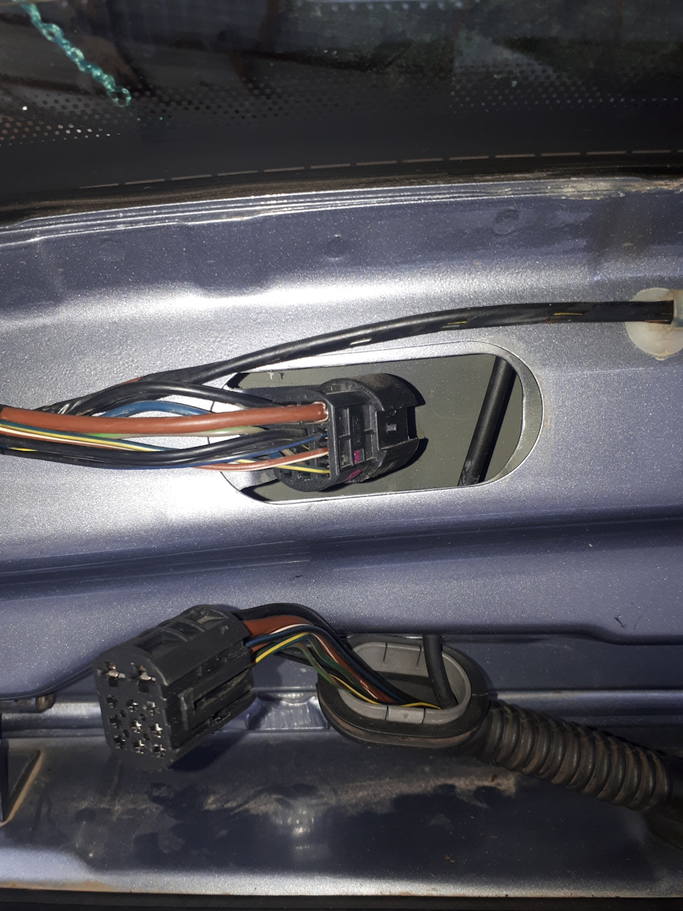 Замена гофры проводки багажника — Opel Astra H, 1,6 л, 2006 года ...