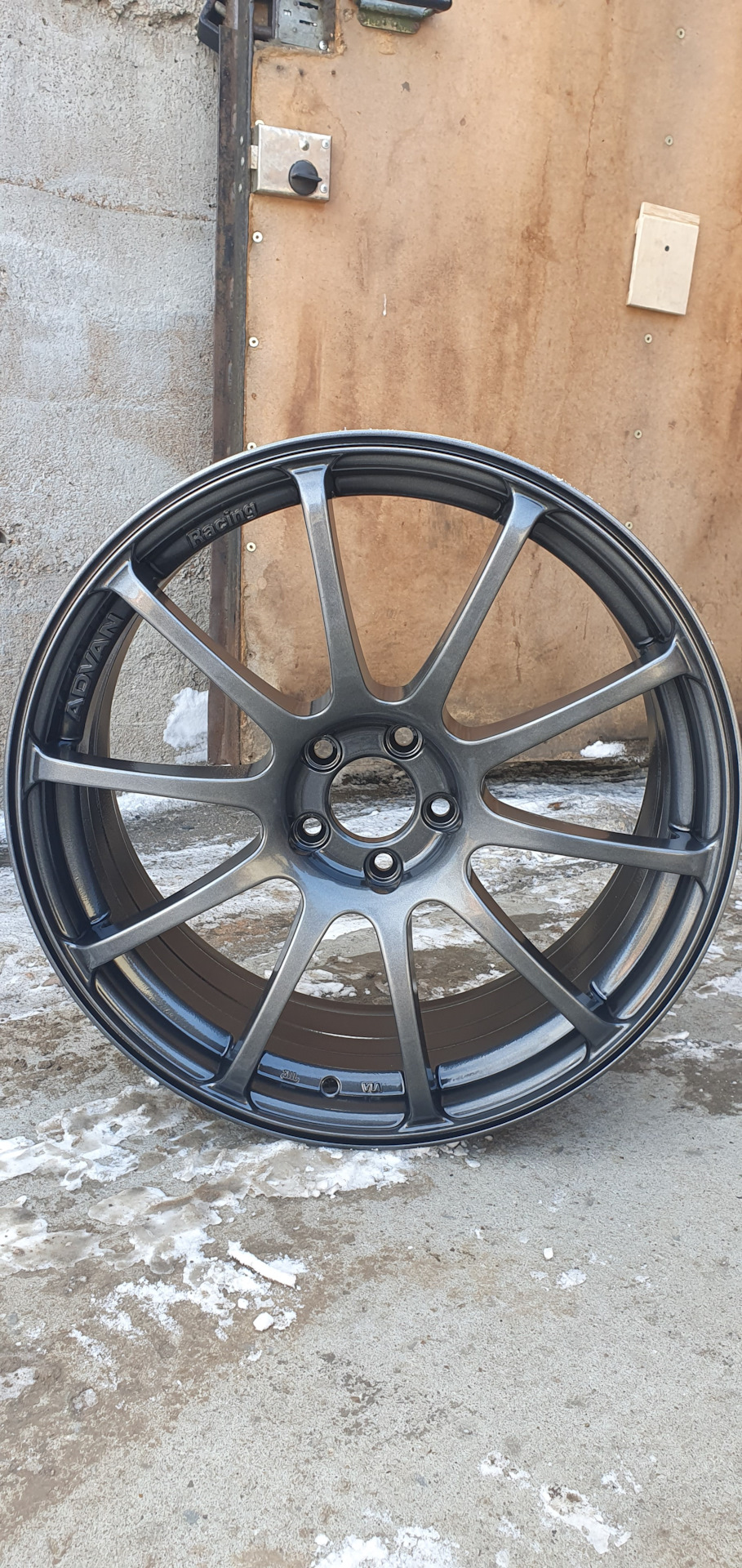Перекрасил диски Advan Racing RS Gold в темный графит. — Subaru Legacy ...