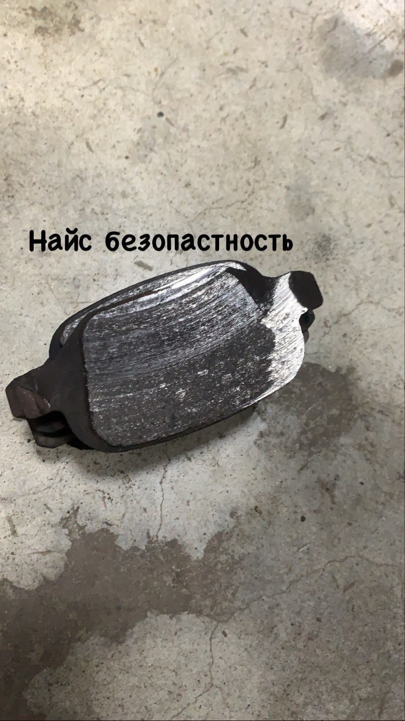 Замена задних колодок — Lada Granta Sport, 1,6 л, 2013 года ...