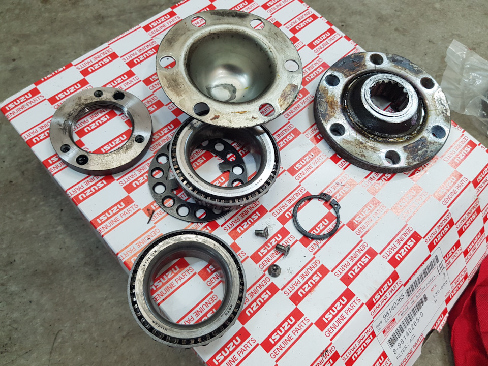 Фото в бортжурнале Isuzu D-Max (1G). Запчасти на фото: 98140265, 8981402650