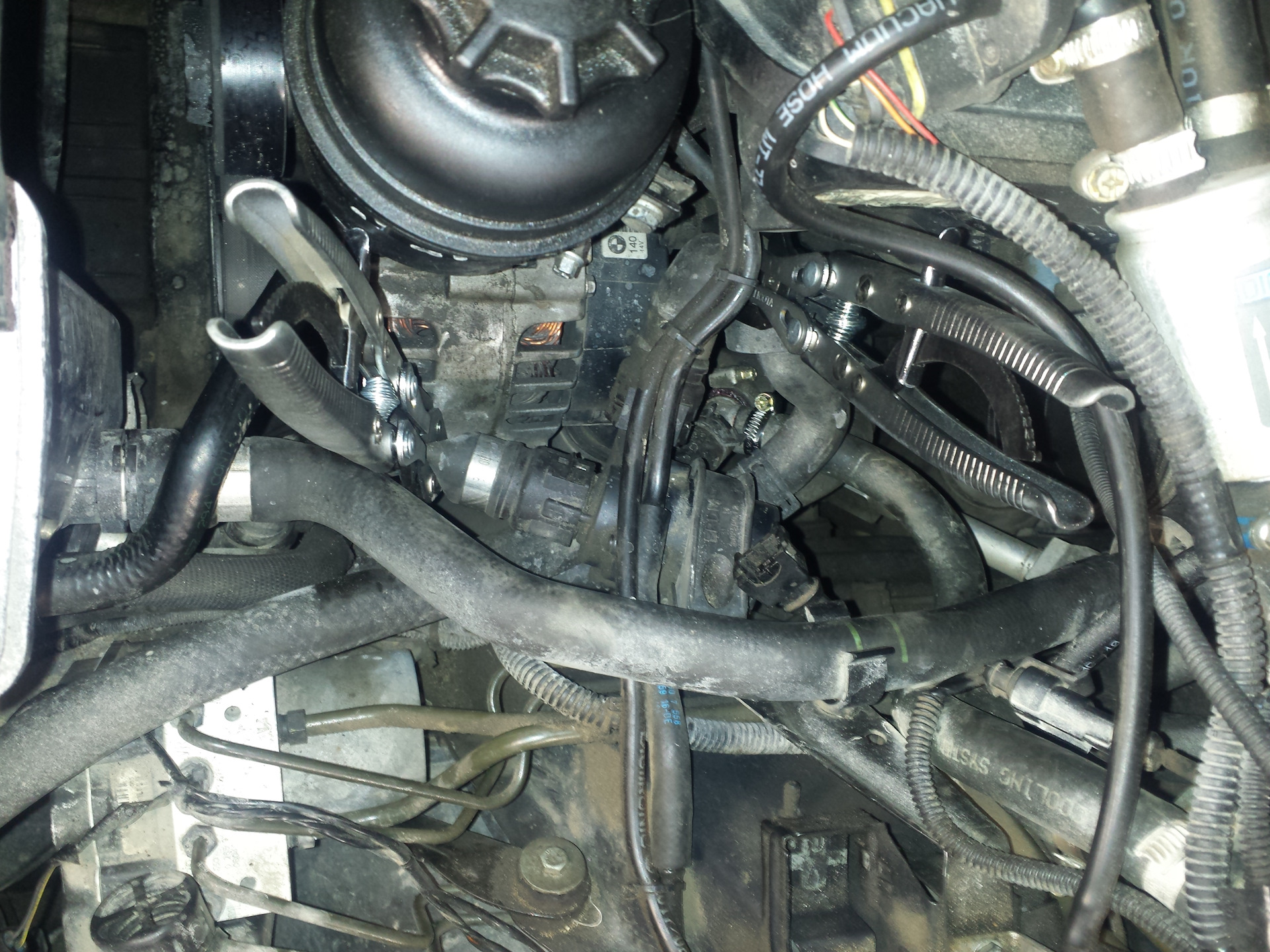 Печка не греет. Дополнительная помпа — замена. — BMW X5 (E53), 3 л ...