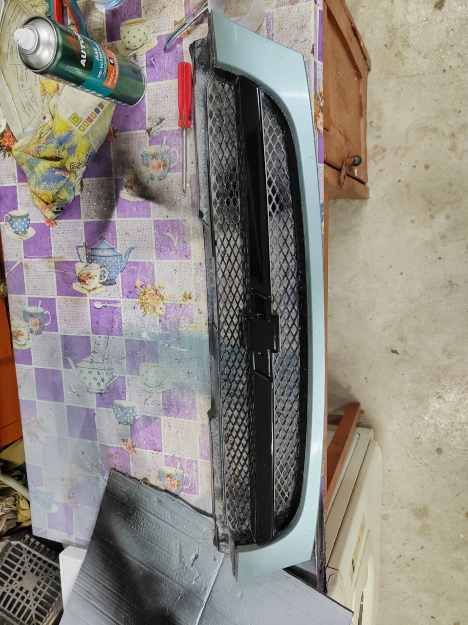 Удаление хрома с решетки радиатора — Chevrolet Lacetti 5D, 1,6 л, 2007 ...