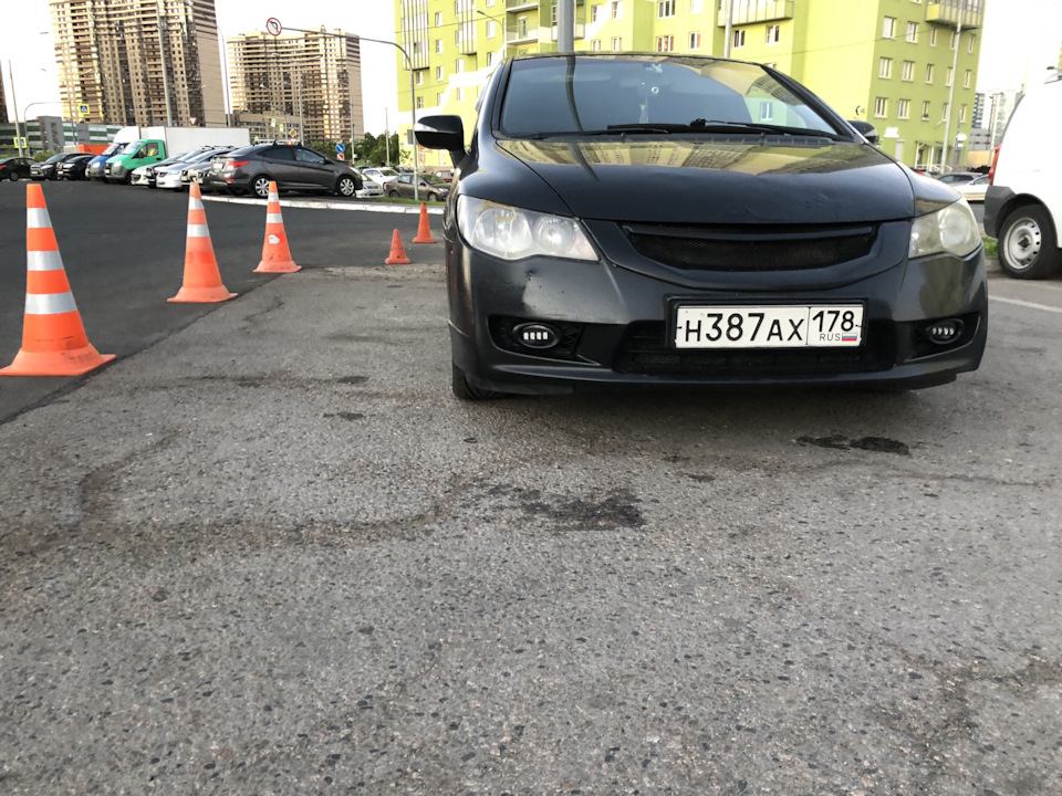 Противотуманные фары honda civic 4d. Civic 4d свет. Civic 4d свет. Полировка фар civic 4d. Задние габариты цивик 4д.