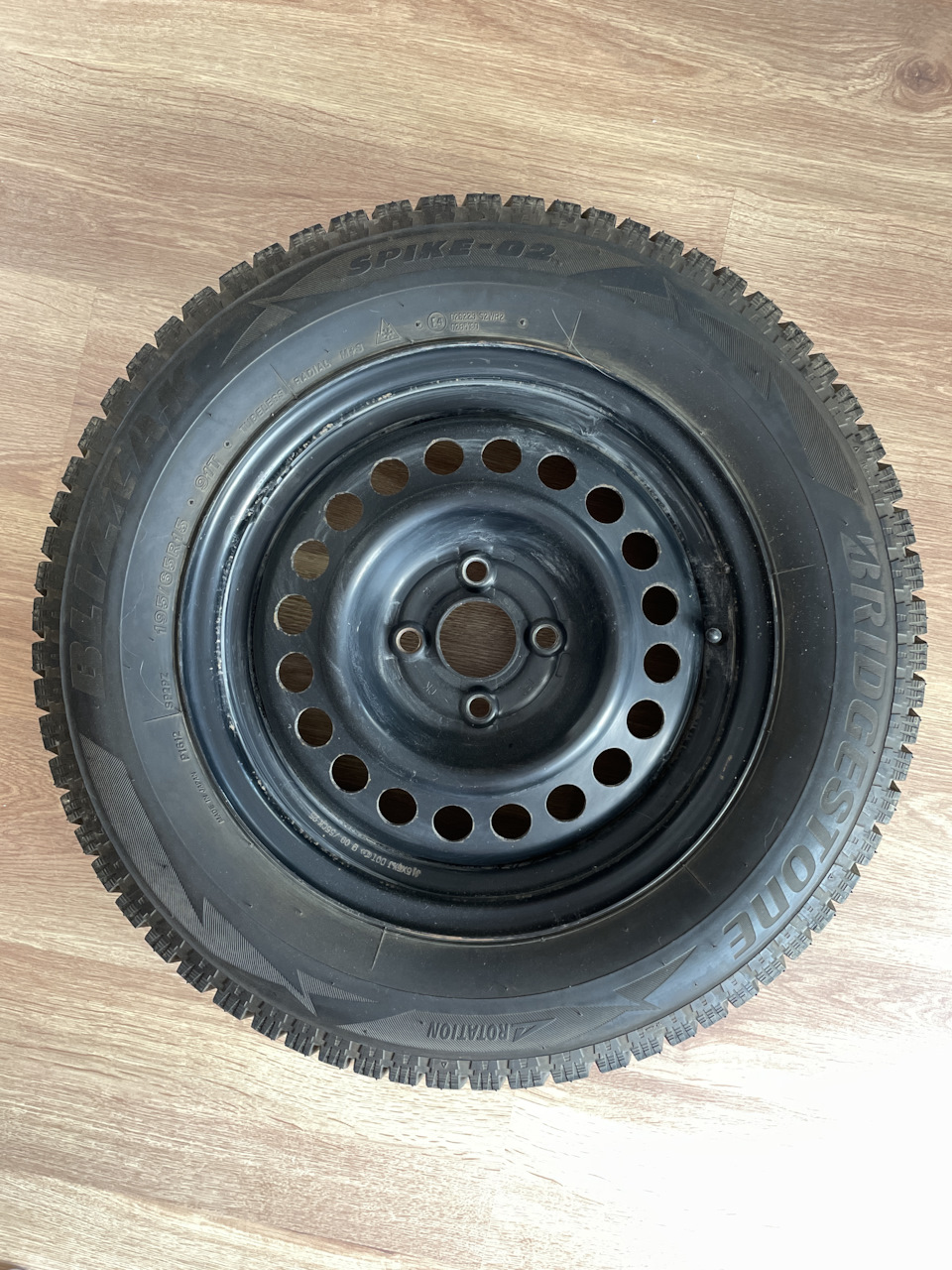 найдите зимние колеса