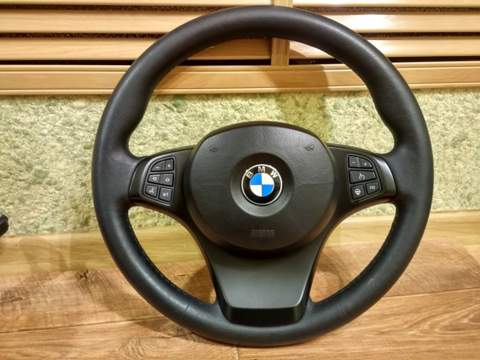 Bmw x5 e53 бьет руль