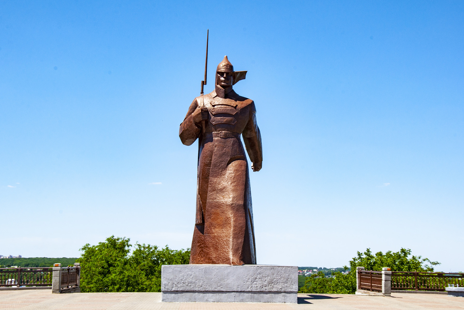 Памятник солдату Красногвардейцу в Ставрополе