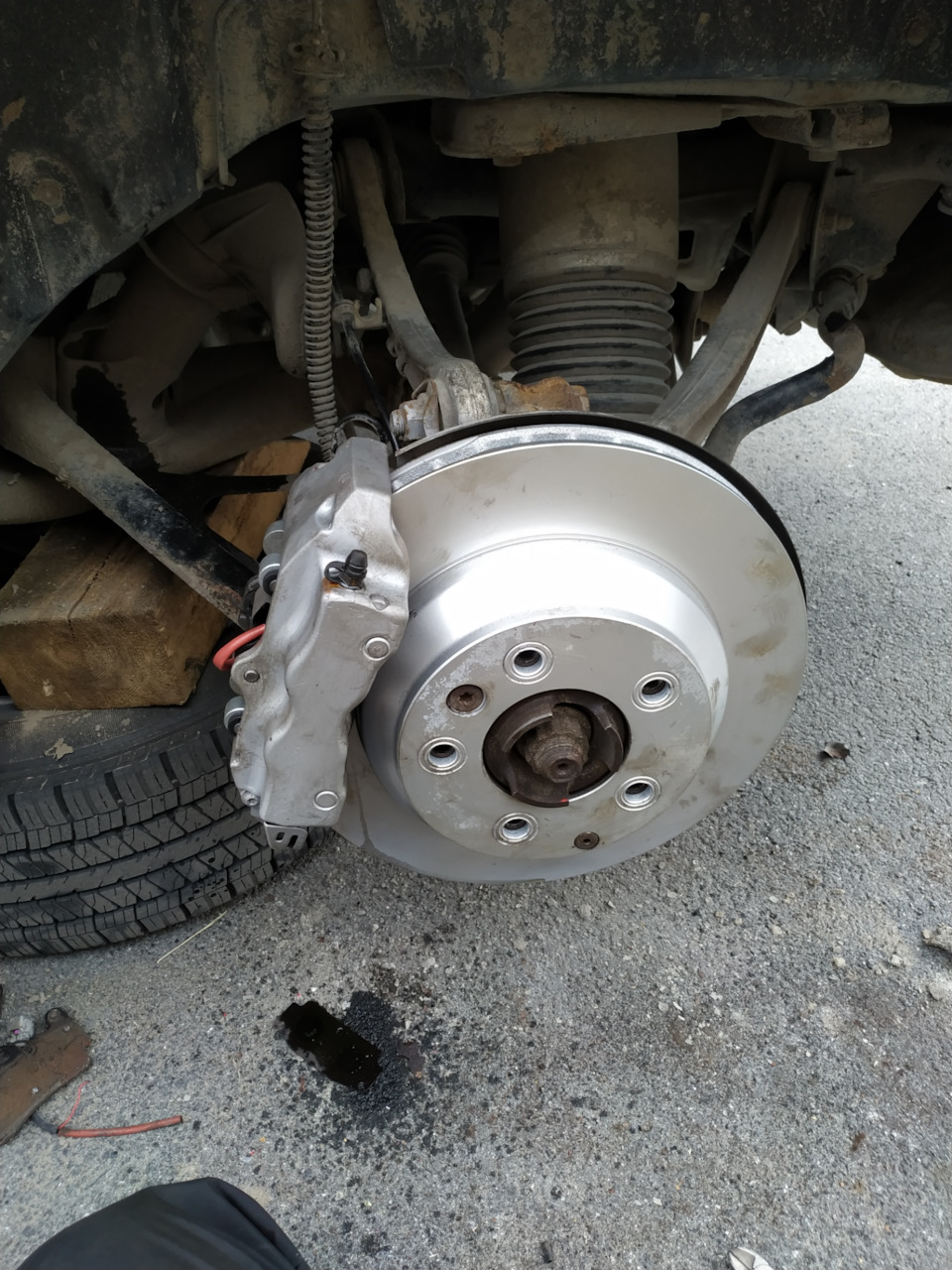 Задние тормоза, масло ДВС, фильтр обратки ОЖ и рулевая рейка ...