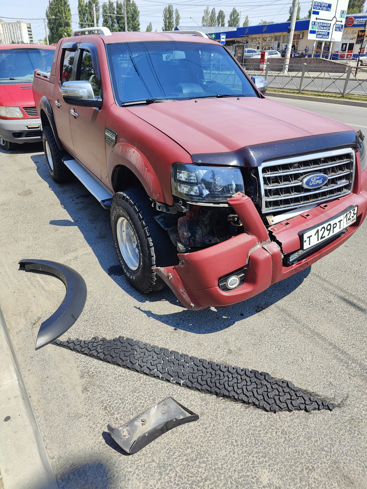 Разрыв шины Bfgoodrich — Ford Ranger (2G), 2,5 л, 2007 года | поломка ...
