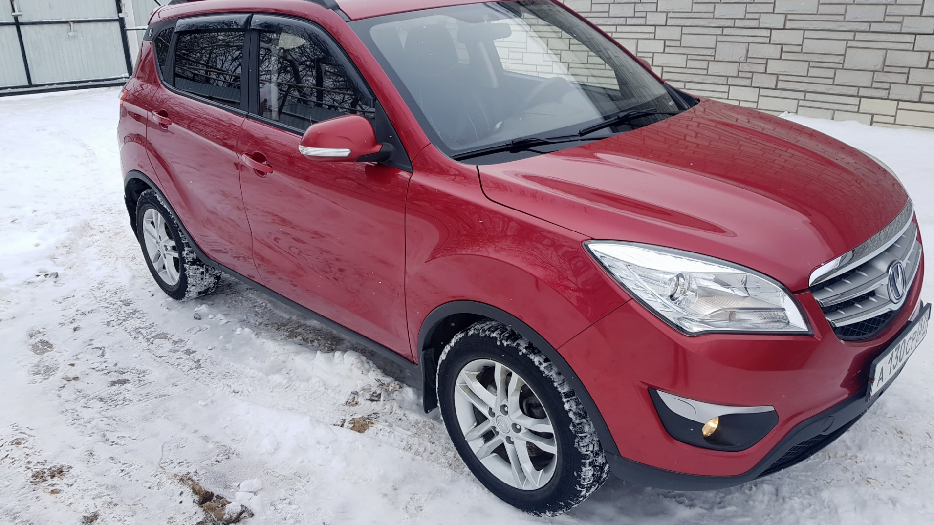 Чанган cs35 воронеж. Changan cs35 серый. Чанган юнити бежевый. Чанган с35 красный. Чанган 35.