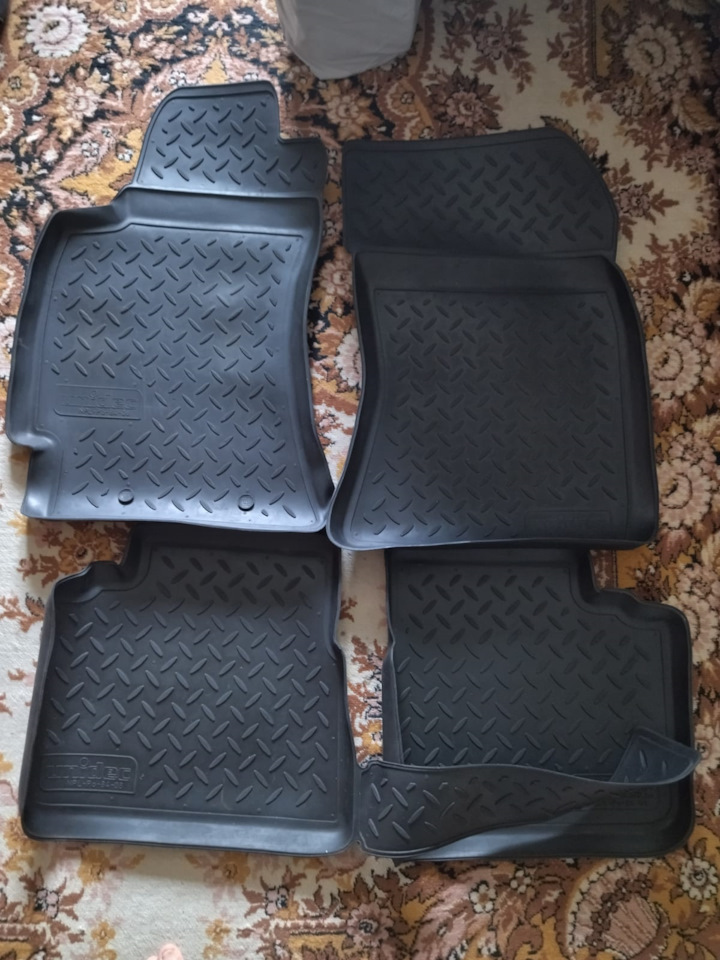 Коврики полиуретан на Subaru Forester (SH). Б/у | 500 ₽ в городе ...