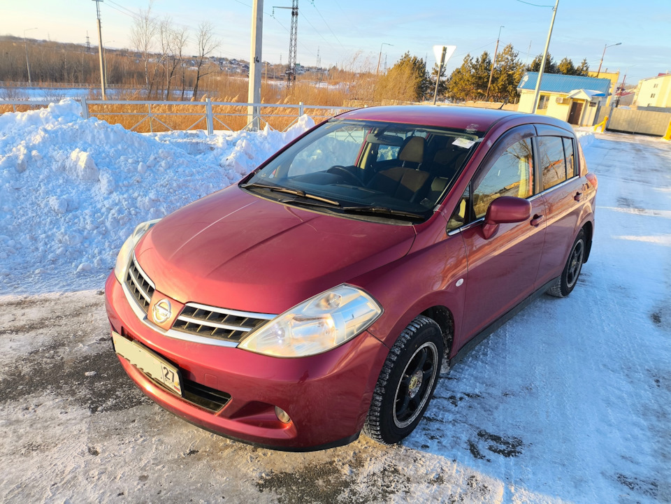 Скотч через 3 дня только снимать, т.к. зима. — Nissan Tiida (1G)