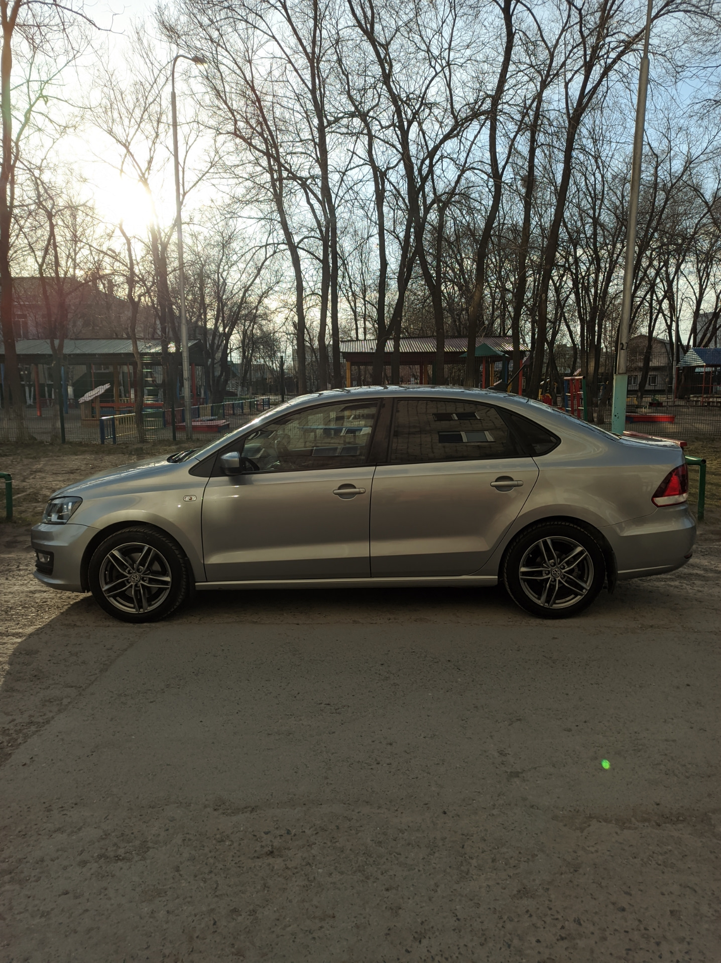 И снова пакет плохих дорог — Volkswagen Polo Sedan, 1,6 л, 2017 года |  другое | DRIVE2