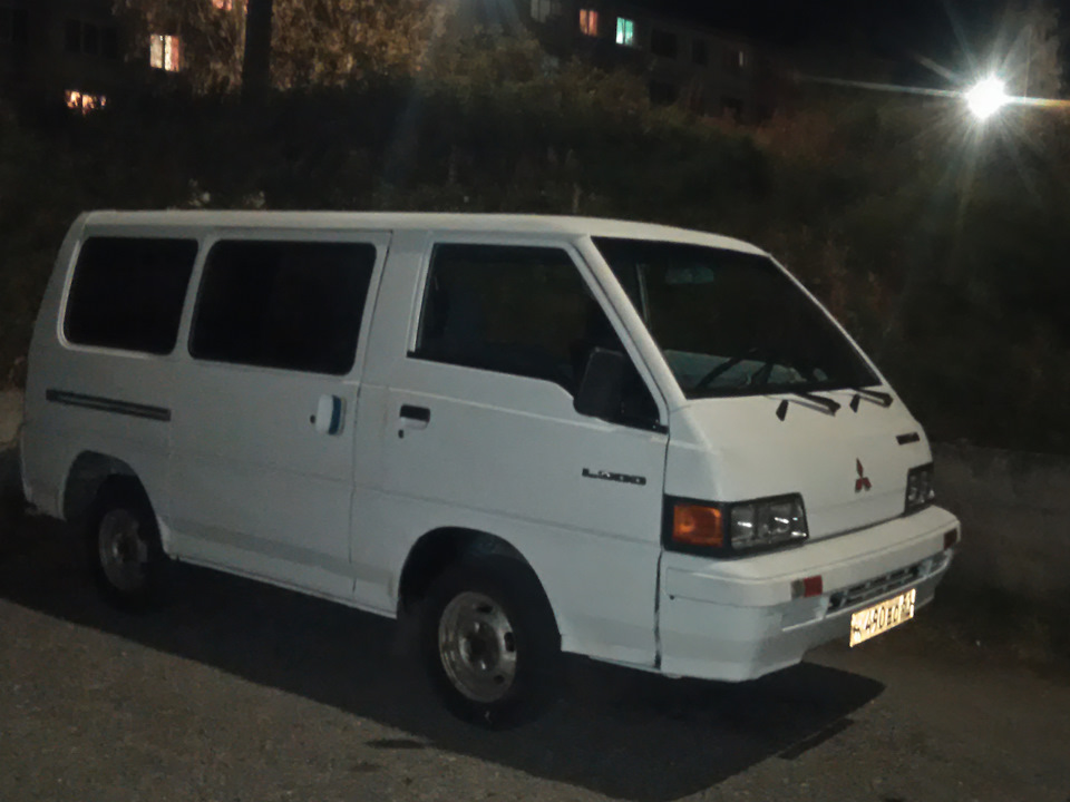 Митсубиси л300 1990. Л 300 2. Mitsubishi l300 1 поколение. Митсубиси л300 трудовой. Микроавтобус митсубиси л 300.