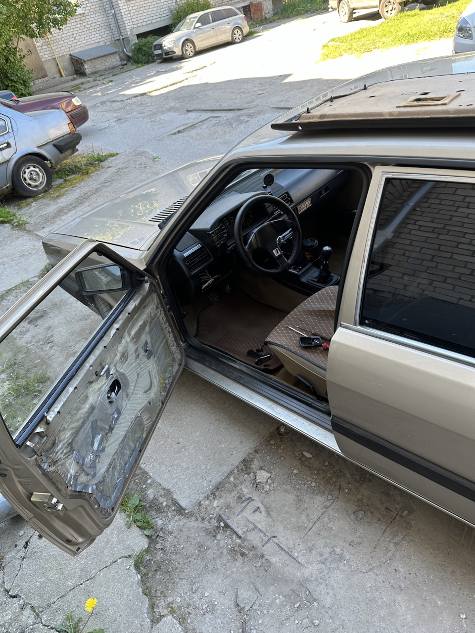 Очередной разбор двери — Audi 80 (B2), 1,6 л, 1986 года | поломка | DRIVE2