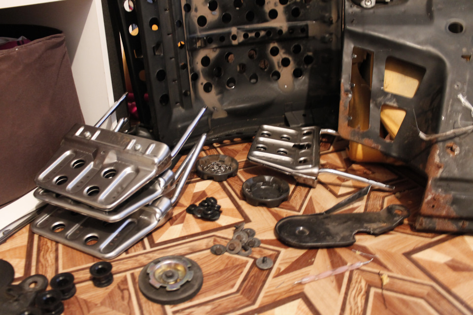 Разборка сидений и будущий дизайн покраски. — Lada 21099, 1,5 л, 2000 ...