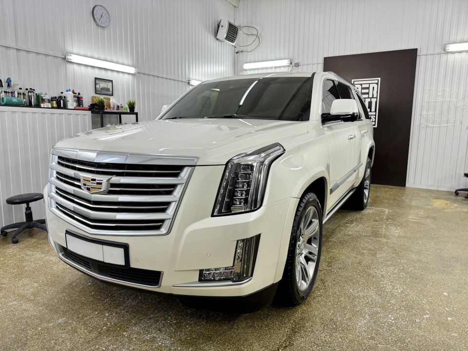 Фото в бортжурнале Cadillac Escalade (4G)