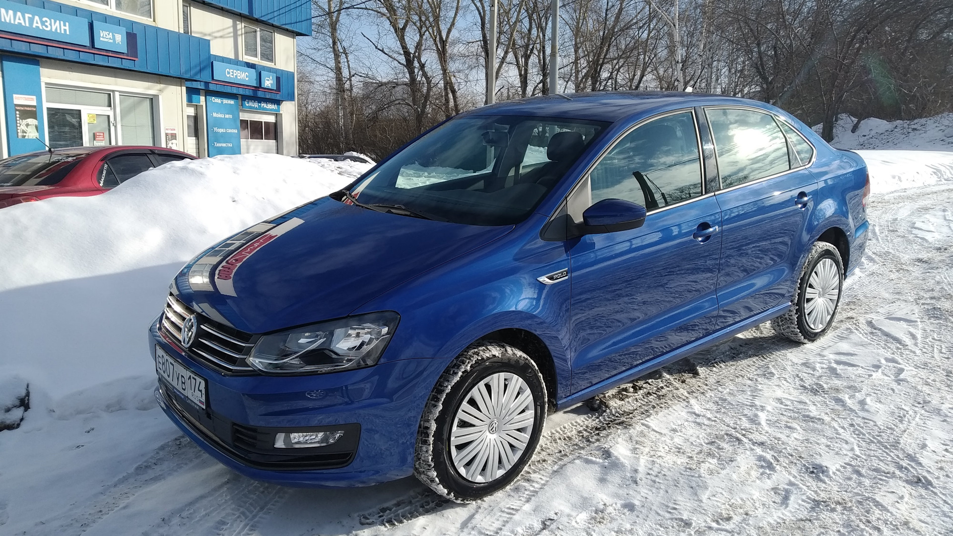 Volkswagen Polo Sedan 1.6 бензиновый 2018 | ярко-синий на DRIVE2