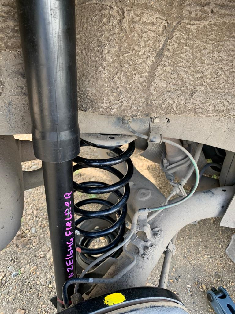 Тойота Витс замена задних пружин. Toyota Vits replacement of rear springs. - You