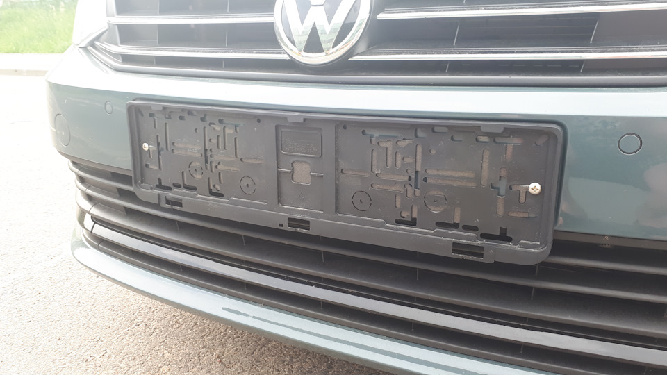 Накладки под номерной знак — Volkswagen Polo Sedan, 1,4 л, 2019 года ...