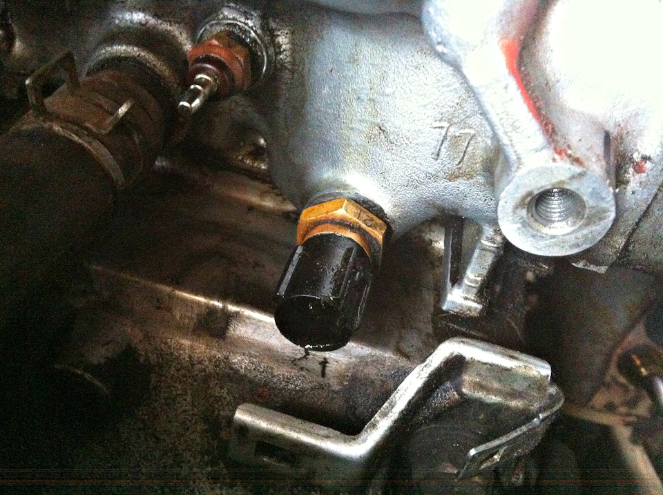 Вичитал в инете что при замене датчика ОЖ, холостые падать не будут ...