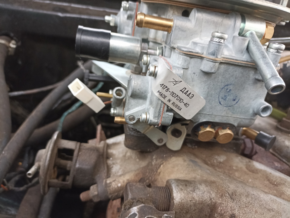 Заменил трамблер, новый карб дааз 4178-40. — ГАЗ 3110, 2,4 л, 1998 года ...