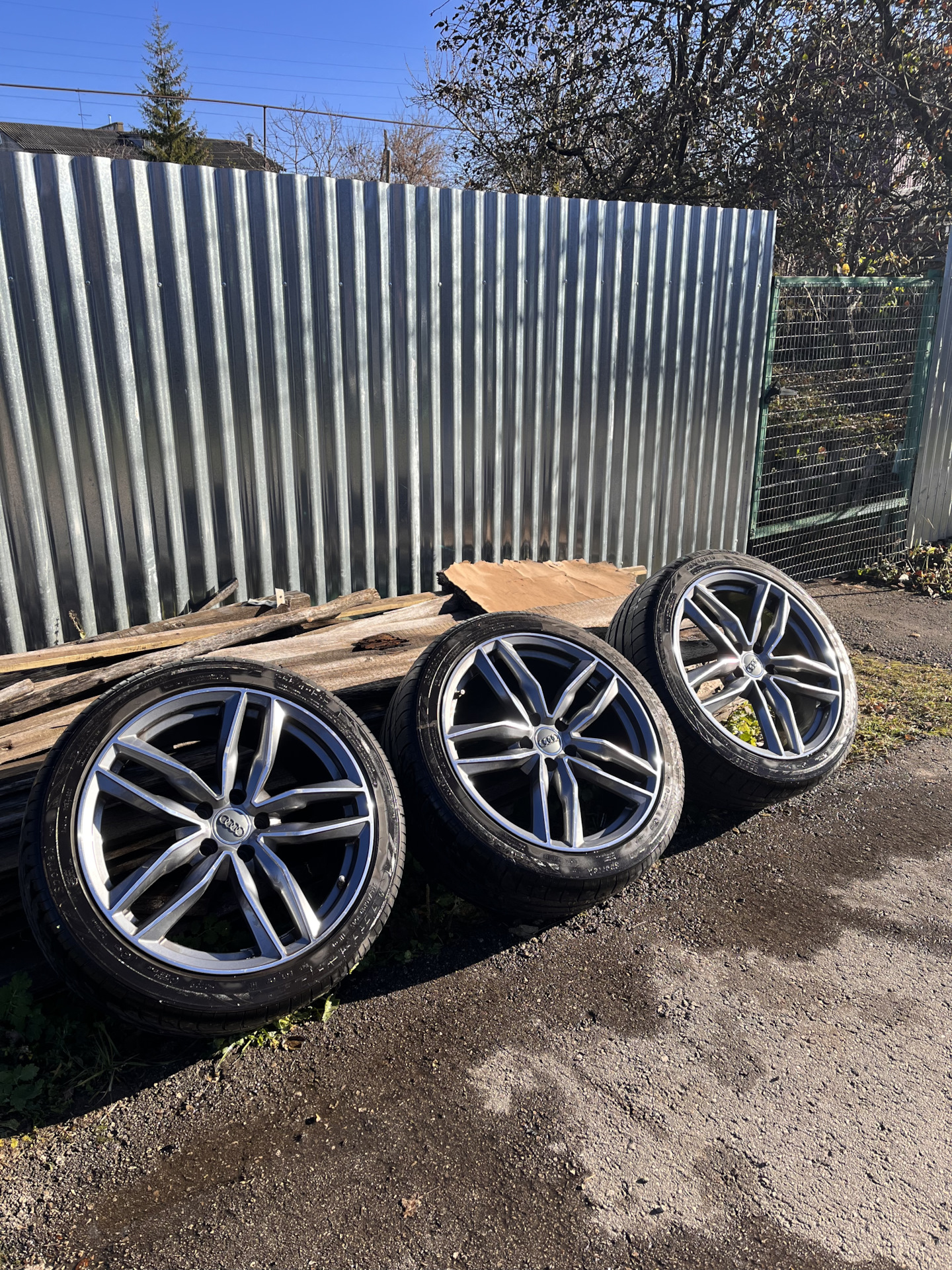 Зима близко: АКБ, шиномонтаж — Audi Q3 (1G), 2 л, 2012 года ...