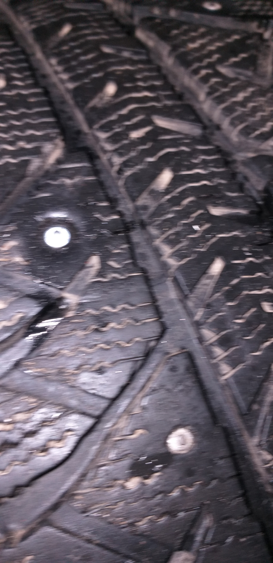 Шиповка зимней резины — Volkswagen Jetta V, 1,4 л, 2013 года | своими ...