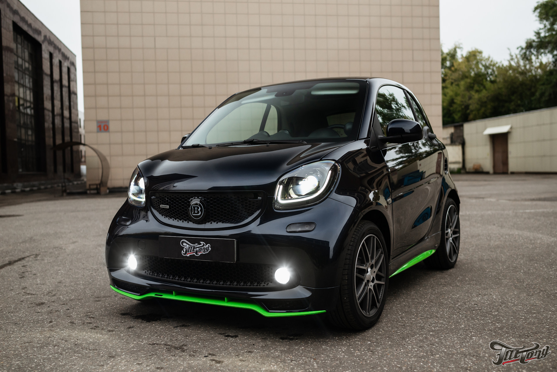 Smart 2.0. Смарт Брабус 2020. Smart Fortwo Brabus. Smart Fortwo 2 Brabus. Смарт в обвесе Брабус.