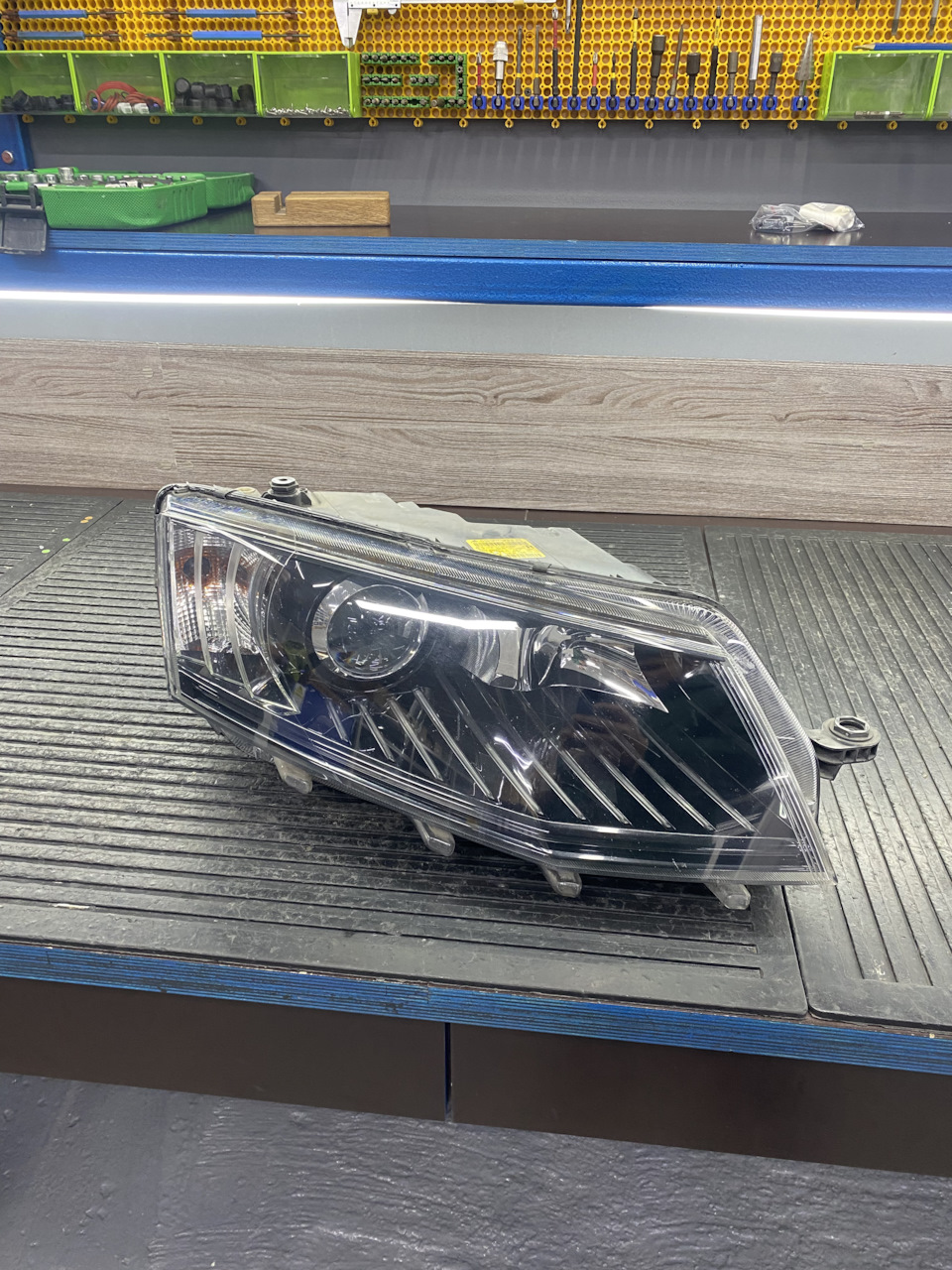 дхо шкода октавия тур 2008. дхо октавия а5 фл. дхо skoda octavia a5. дневные ходовые огни шкода. Octavia a5 drl фары.