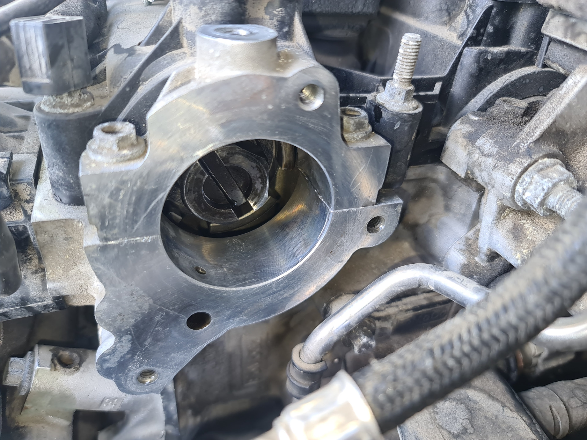 EcoBoost. Замена прокладки вакуумного насоса. — Ford Mondeo IV, 2 л ...