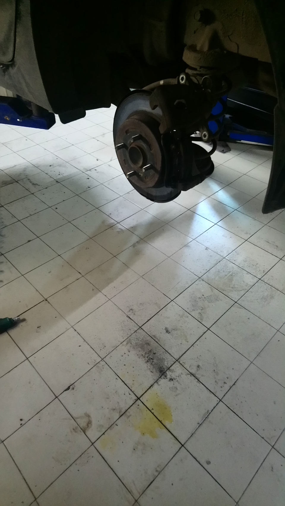 Замена пыльника тормозного суппорта Солярис((( — Hyundai Solaris (1G ...