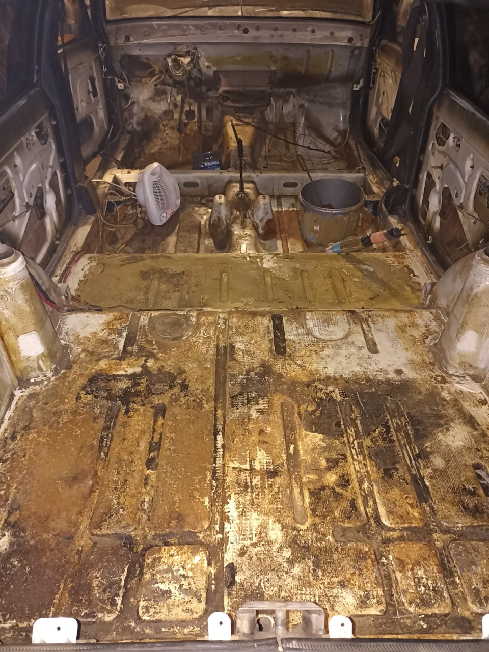 Кузовня, или что бывает, когда течет блок предохранителей… — Москвич ...