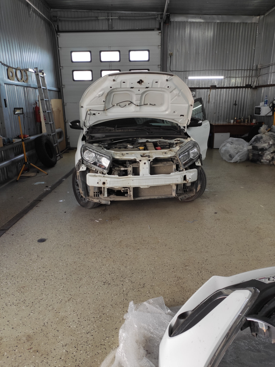 Сняли бампер. Выглядит классно) — Lada XRAY