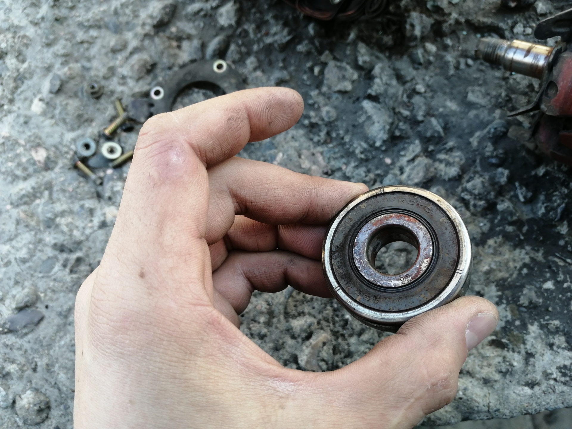 Ремонт генератора 7a-fe, замена токосъемных колец Toyota Caldina 211 ...