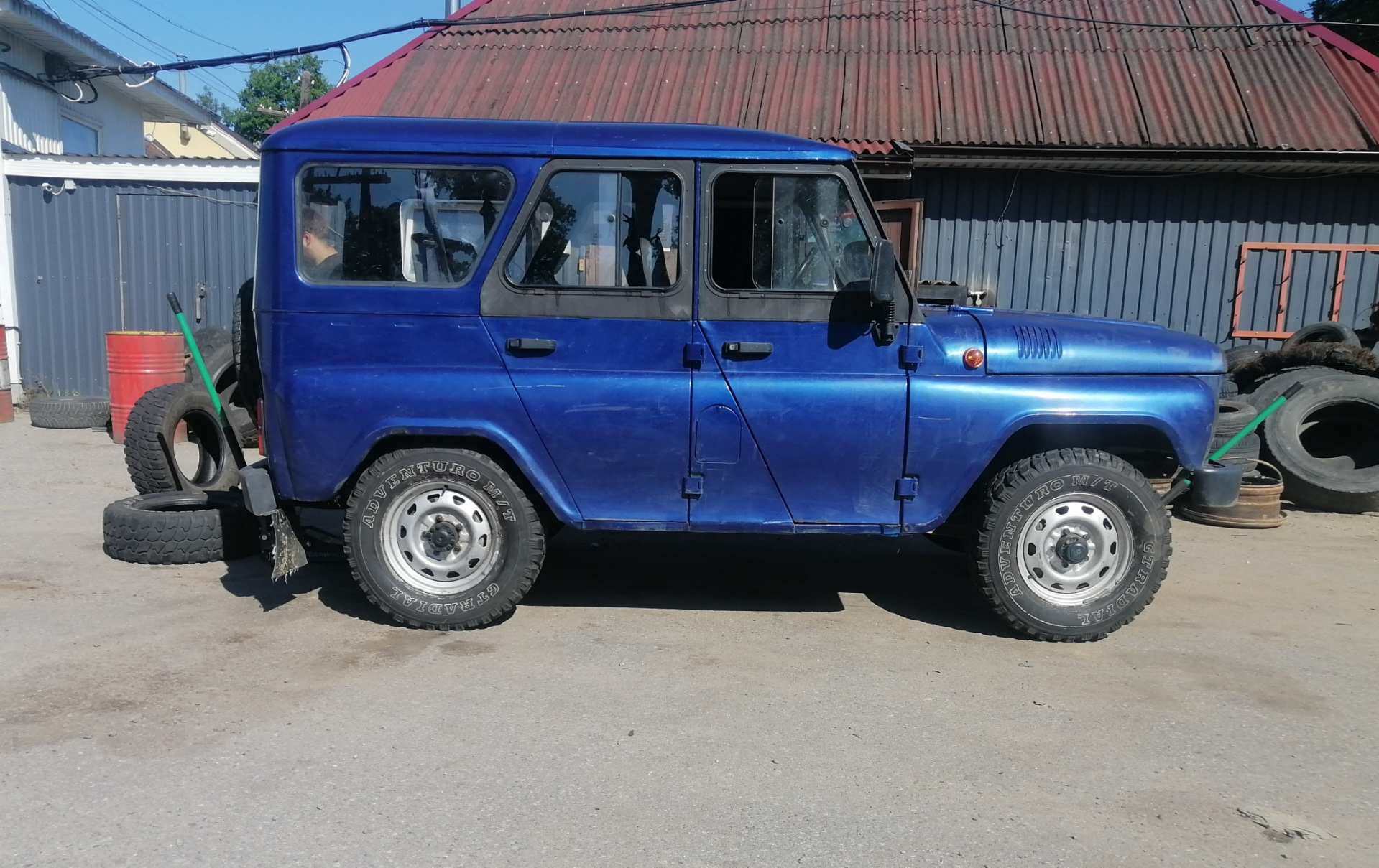 Установка резины 30.5 дюймов. 245/75 R16 на штатные диски Хантер — УАЗ ...